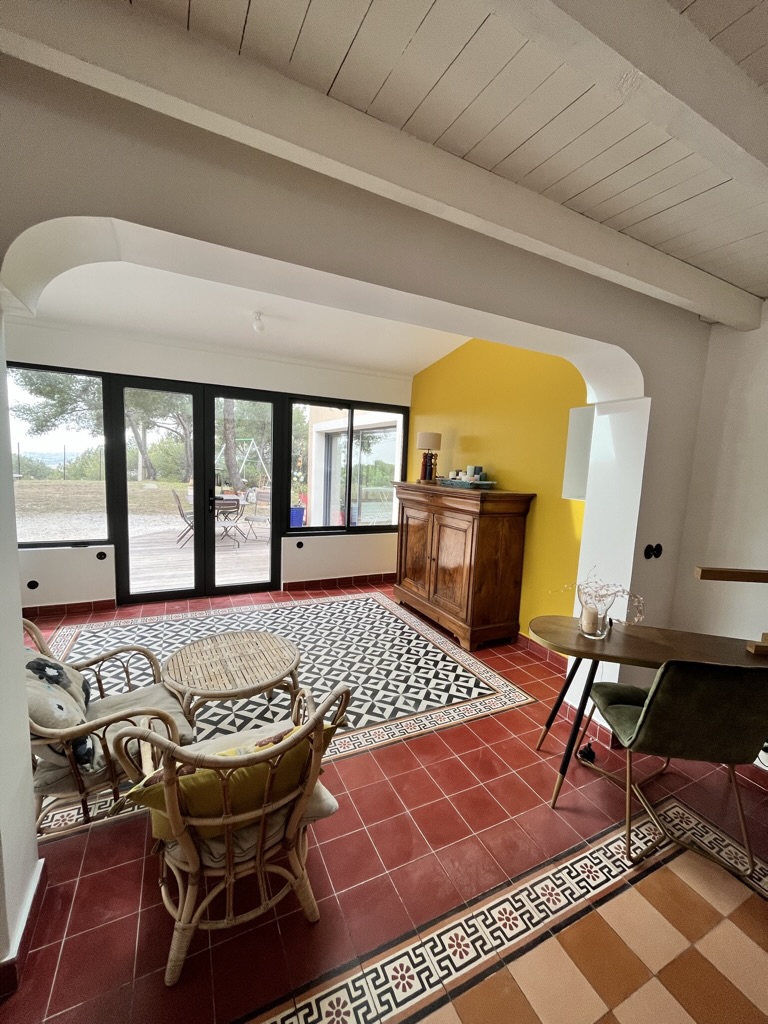 EF06D7E9-06FE-4CBA-BF36-81D19BFC15D1_1_105_c